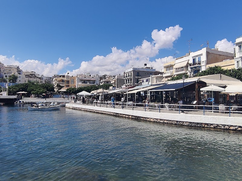 Evexia fish spa therapy Roussou Koundourou 7 - Day Spa in Roussou Koundourou 7