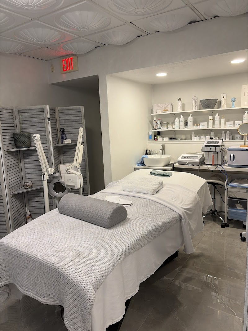 Evolutionary Aesthetics by Michele Marco Island - Day Spa in Marco Island