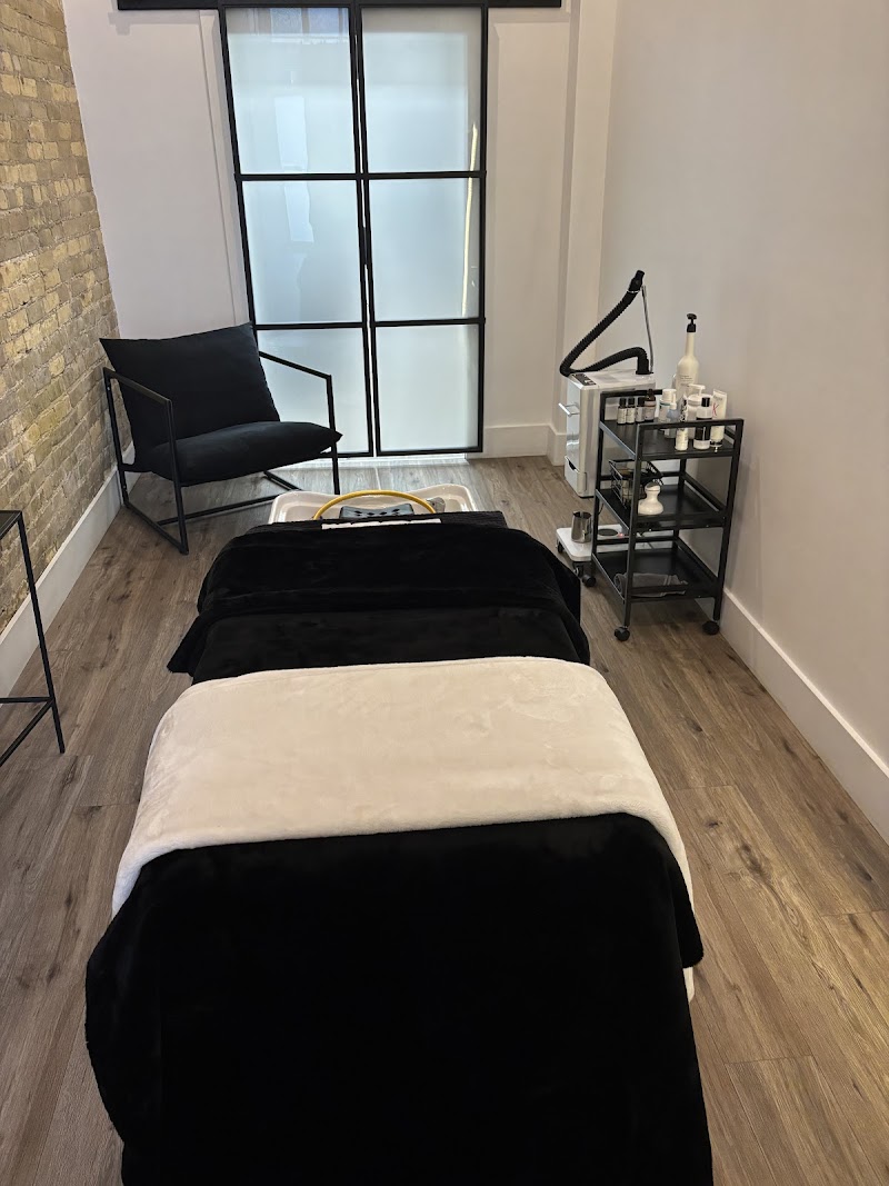 FLOW Scalp & Skin Sarnia - Day Spa in Sarnia