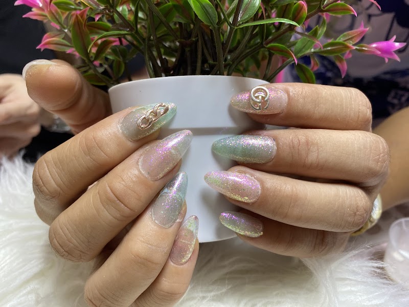 French Doll Fashion Aesthetics - Eyelash Extensions / Hot Wax Hair Removal / Semi-permanent Tattooing / SMP Hair Tattoo / Hairline Tainan City - Day Spa in Tainan City