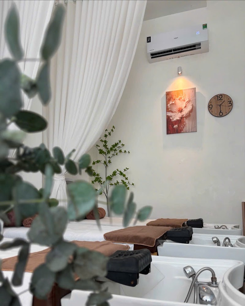 Gấu Gội Đầu & Massage Cổ Vai Gáy Quận Tân Phú - Day Spa in Quận Tân Phú