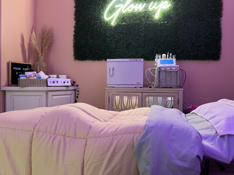Glow Up Aesthetics Sarasota - Day Spa in Sarasota