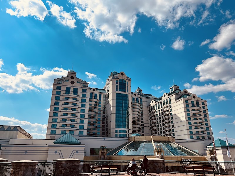 Grand Pequot Pool Ledyard - Day Spa in Ledyard