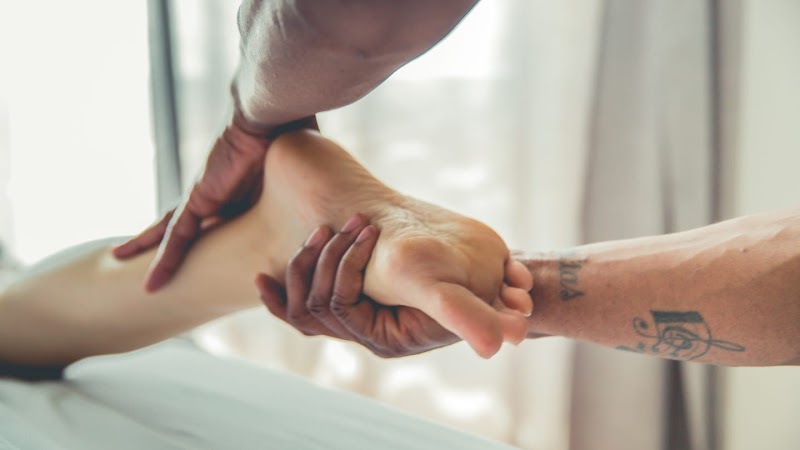 Hahasiah Masso-Kinésitherapeute Mcandy Jean-Baptiste Laval - Day Spa in Laval