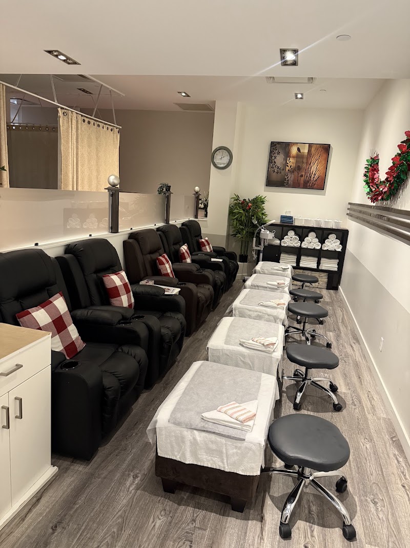 Happy Light Feet Spa Toronto - Day Spa in Toronto