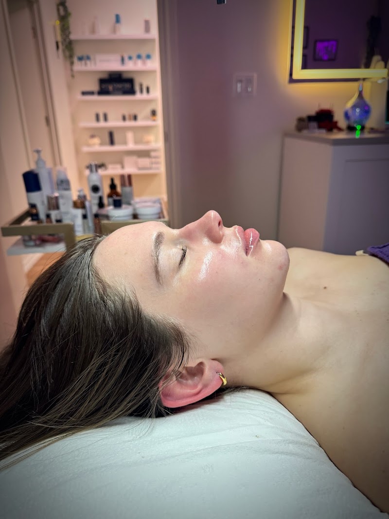 Healing Touch Beauty Spa Woodland Hills - Wellness Retreat in Woodland Hills