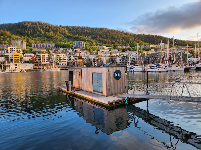 Heit Bergen Sauna, Marineholmen