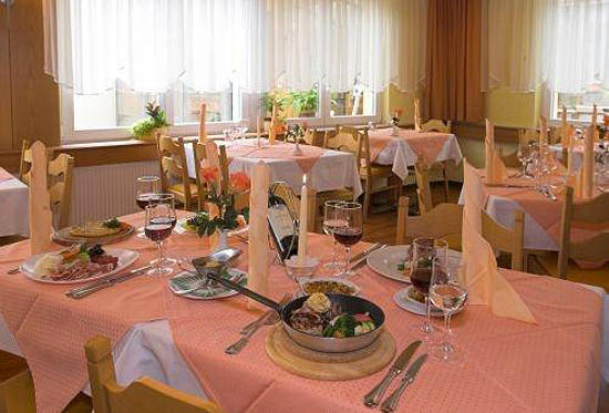 Hotel Restaurant Heilquelle Leukerbad - Medical Spa in Leukerbad