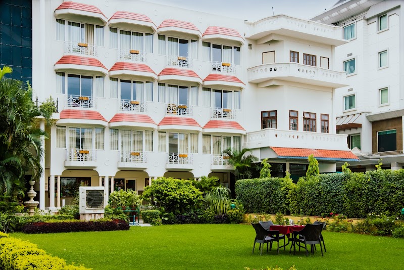 Hotel Surya, Kaiser Palace Varanasi - Resort Spa in Varanasi