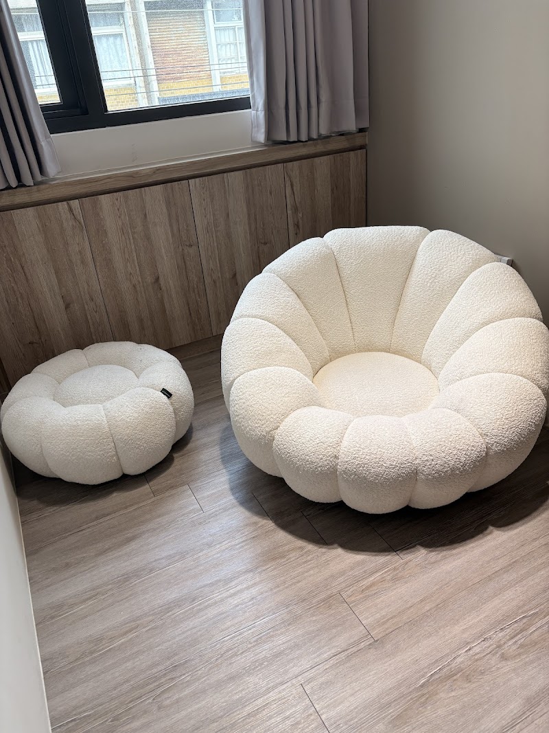 Hualien - Enjoy Spa Fashion Aesthetics / Beauty and Body / Hot Wax Skin Care / Stress Relief Massage / Ear Candle Ear Cleaning / Natural Eyelash Curl / Herbal Moxibustion / Intimate Care / Technical Training Xincheng Township - Day Spa in Xincheng Township