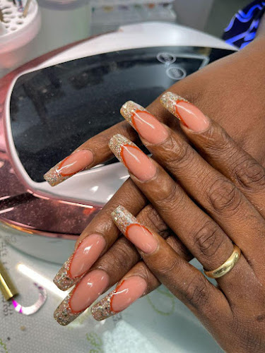 Institut de Beauté GLADSTONE, Douala - Day Spa in Douala