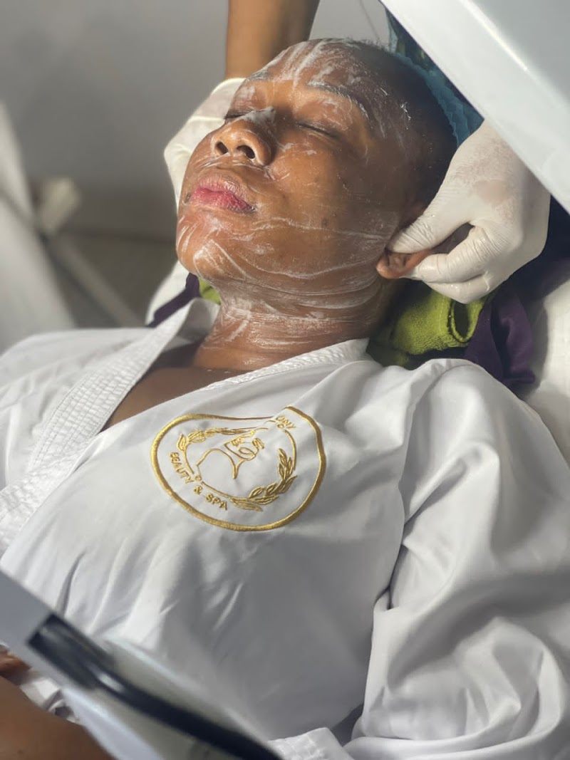 JNY BEAUTY & SPA (full body waxing & sculpting, pedicure, manicure, massage centre, nail salon, facial treatment, luxury spa) Lagos