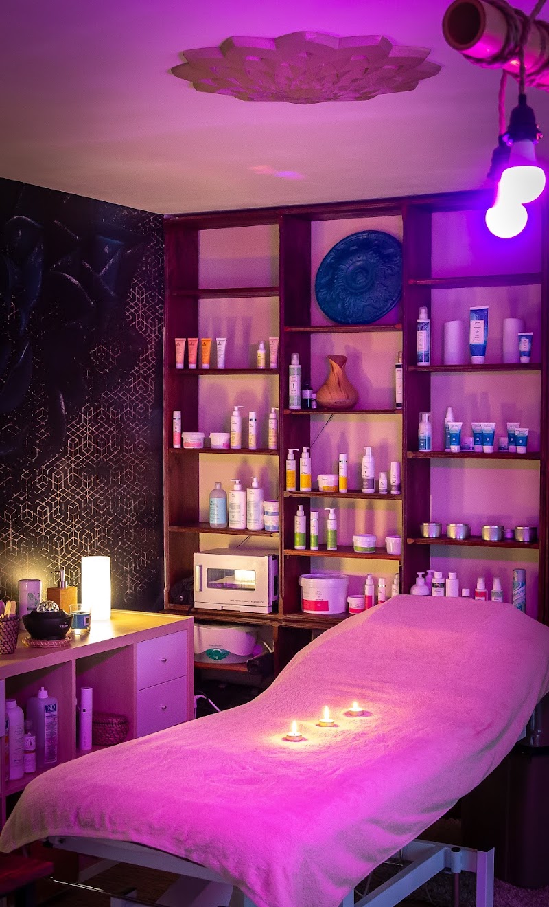 Julie Hodin Zolie Nature Sail-sous-Couzan - Day Spa in Sail-sous-Couzan