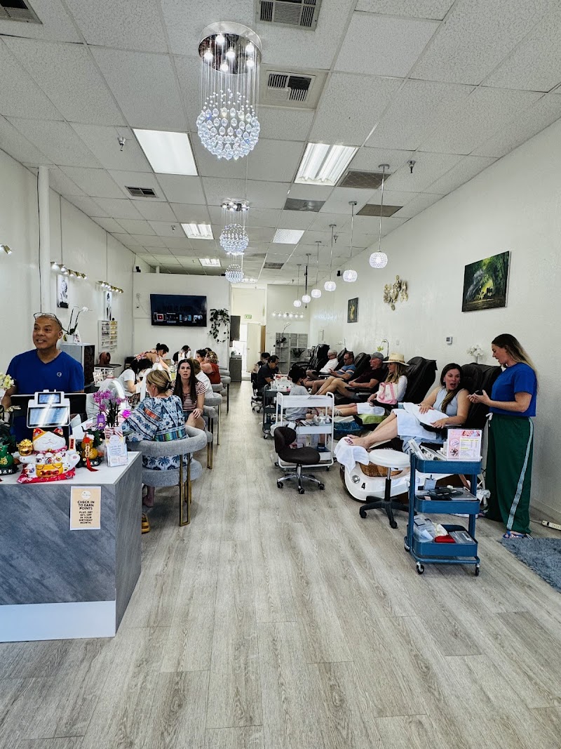 Justina's Day Spa and Salon Palm Springs - Day Spa in Palm Springs