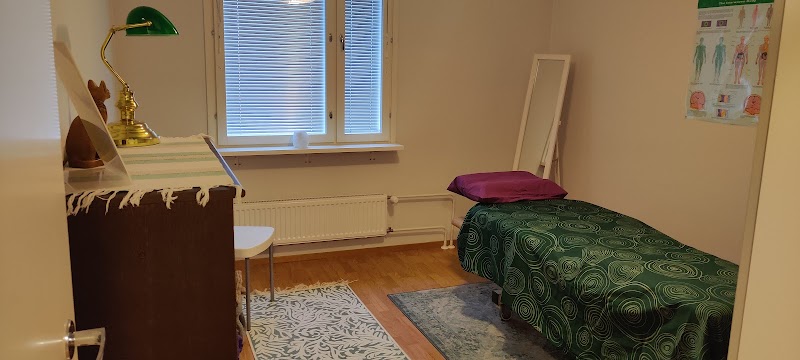 Kalevalainen jäsenkorjaaja Kristiina Hampaala Tampere - Day Spa in Tampere