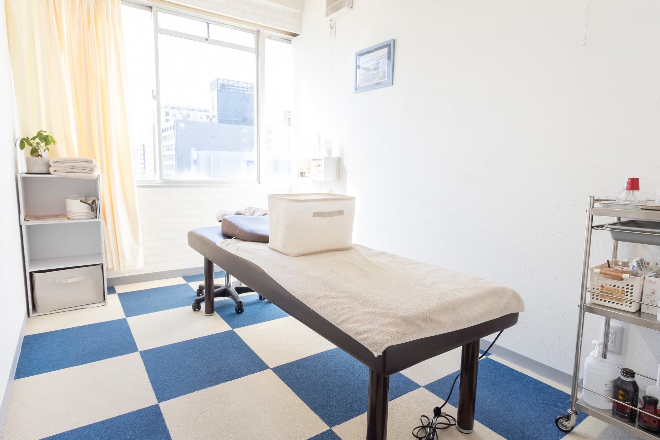 Kami-te Craftsman Self Hair Removal & Facial Acupuncture [B-Master] Naka Ward, Yokohama City - Day Spa in Naka Ward, Yokohama City