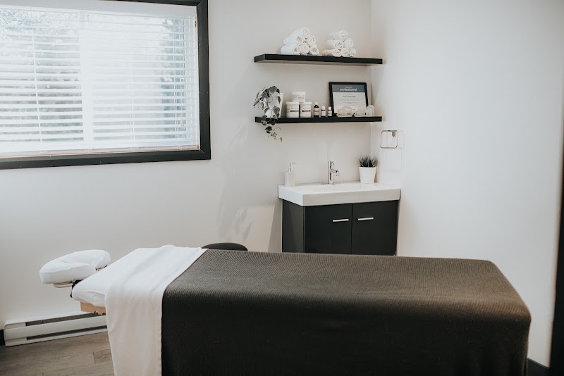Kamy Brissette Massothérapeute -Orthothérapeute St-Charles-Borromée - Day Spa in St-Charles-Borromée