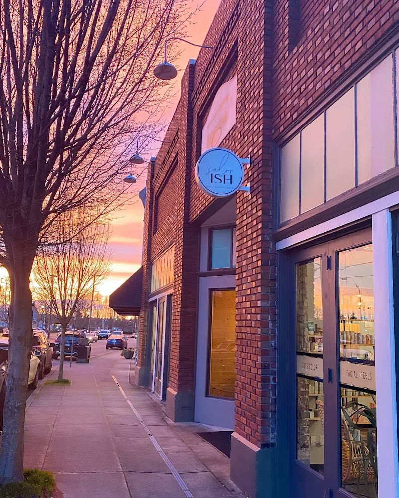 Kimberly Marie At Salon Ish Puyallup - Day Spa in Puyallup