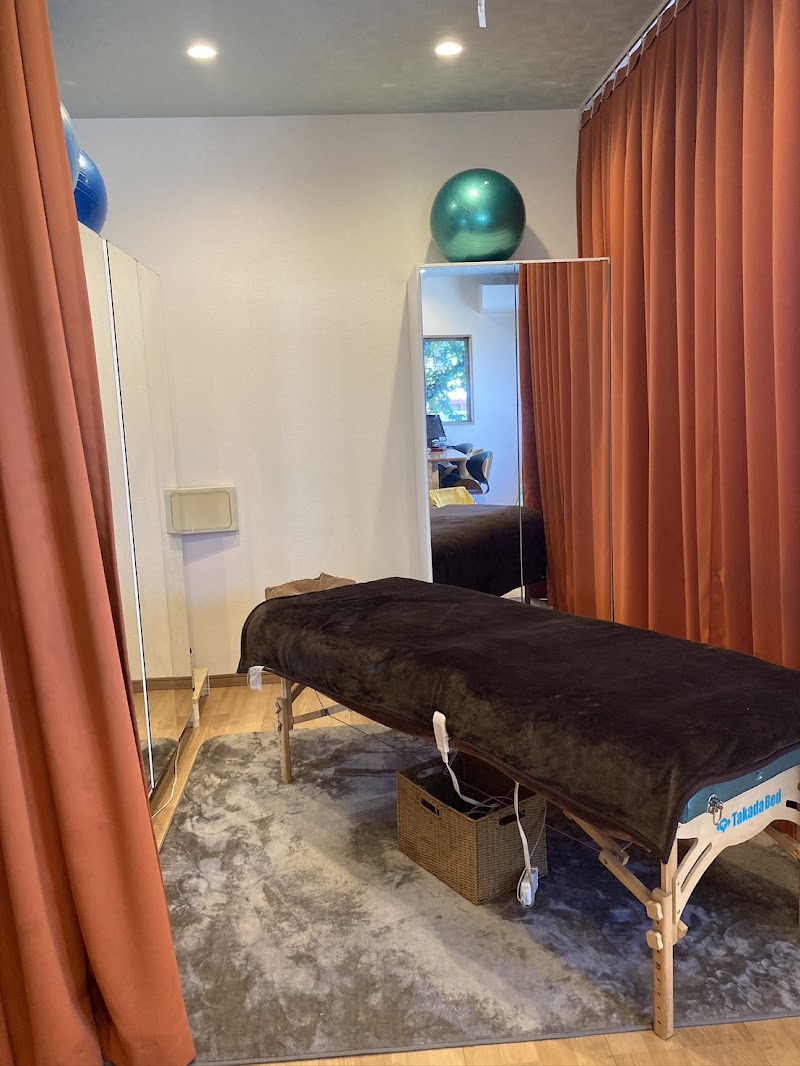 Kirari 32 Degree Cosmetics & Pelvic Correction Child Friendly Kumamoto City Nishi Ward - Day Spa in Kumamoto City Nishi Ward