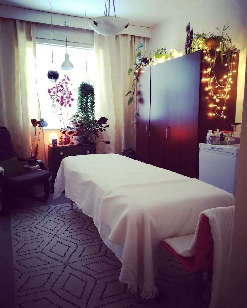 Kirsi Föhr - kalevalainen jäsenkorjaus ja meridiaanihieronta Tampere - Day Spa in Tampere