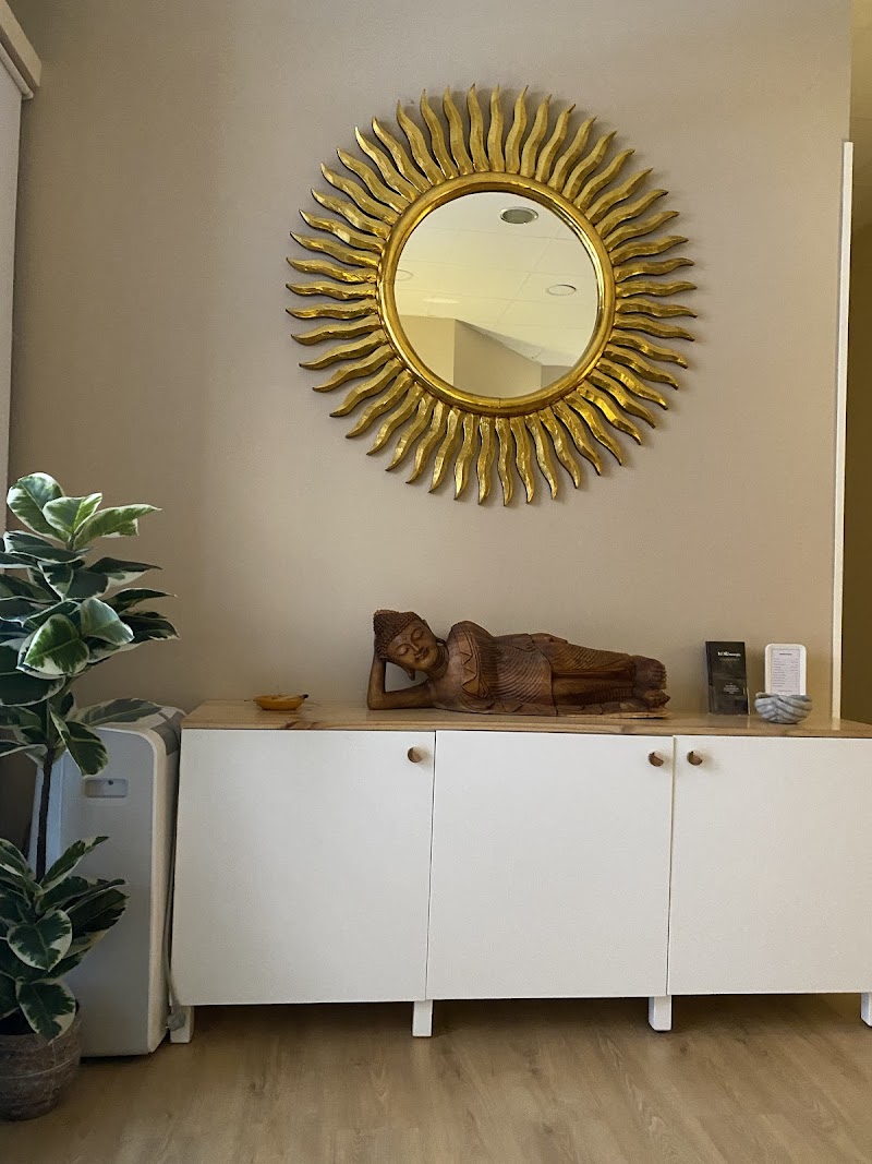 Koru Masajes Sevilla - Masajes, Tratamientos Faciales y Corporales de Bienestar. Seville - Resort Spa in Seville