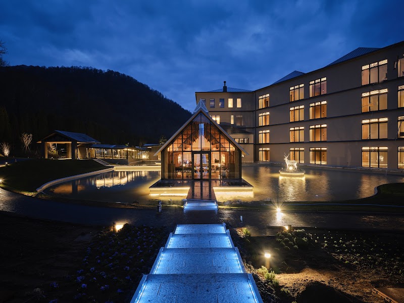 Lake Toya Tsuruga Resort Hikari no Uta Noboribetsu - Resort Spa in Noboribetsu