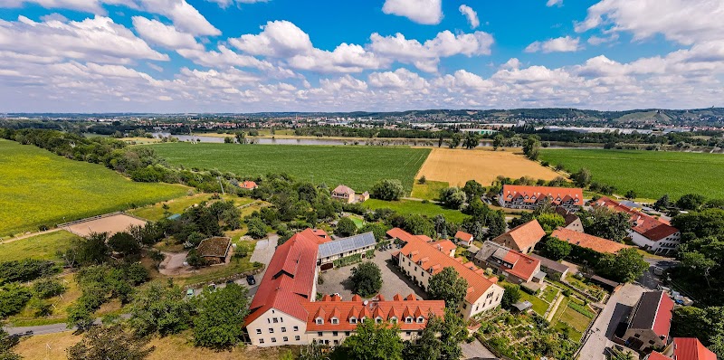 Landhotel Gut Wildberg - Hotel - Restaurant - Sauna - Biergarten Dresden - Medical Spa in Dresden