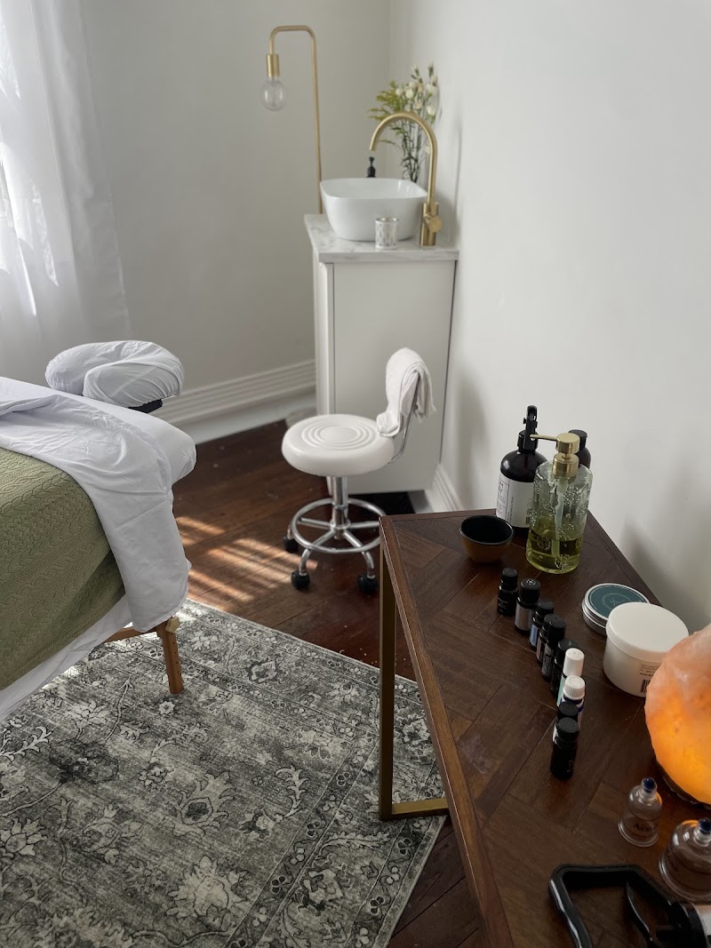 Lauren Chriceol, LMT Newcastle - Day Spa in Newcastle