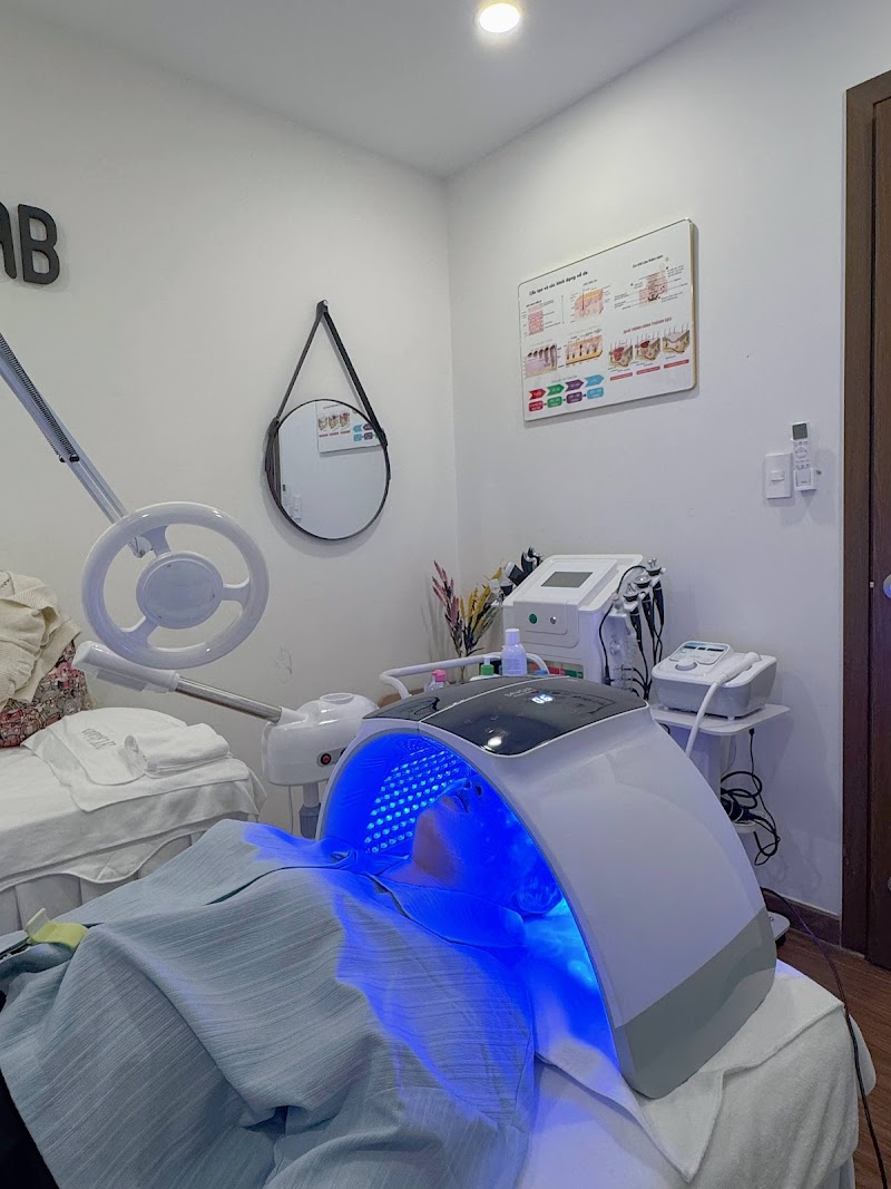 Lấy mụn tăm bông Dĩ An (HY.Skinlab) - Day Spa in Dĩ An