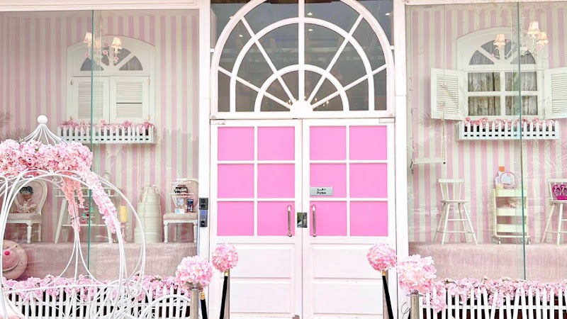 Le Petite Sofa Prince Mohammed Ibn Salman Ibn Abdulaziz Rd - Day Spa in Prince Mohammed Ibn Salman Ibn Abdulaziz Rd