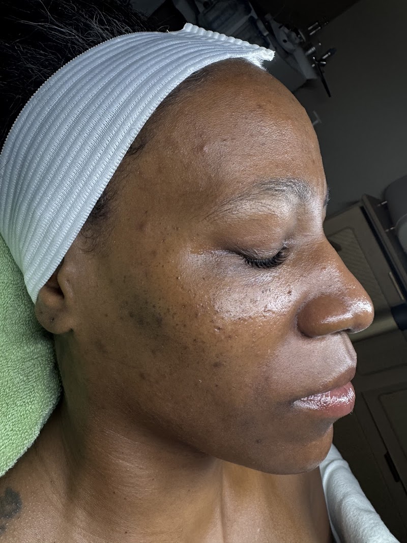 LemonBee Apothecary Spa English - Day Spa in English