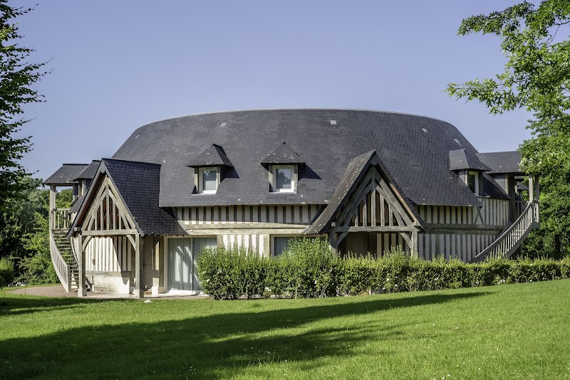 LES MANOIRS DE TOURGÉVILLE Hôtel Piscine & SPA Deauville - Hotel Spa in Deauville