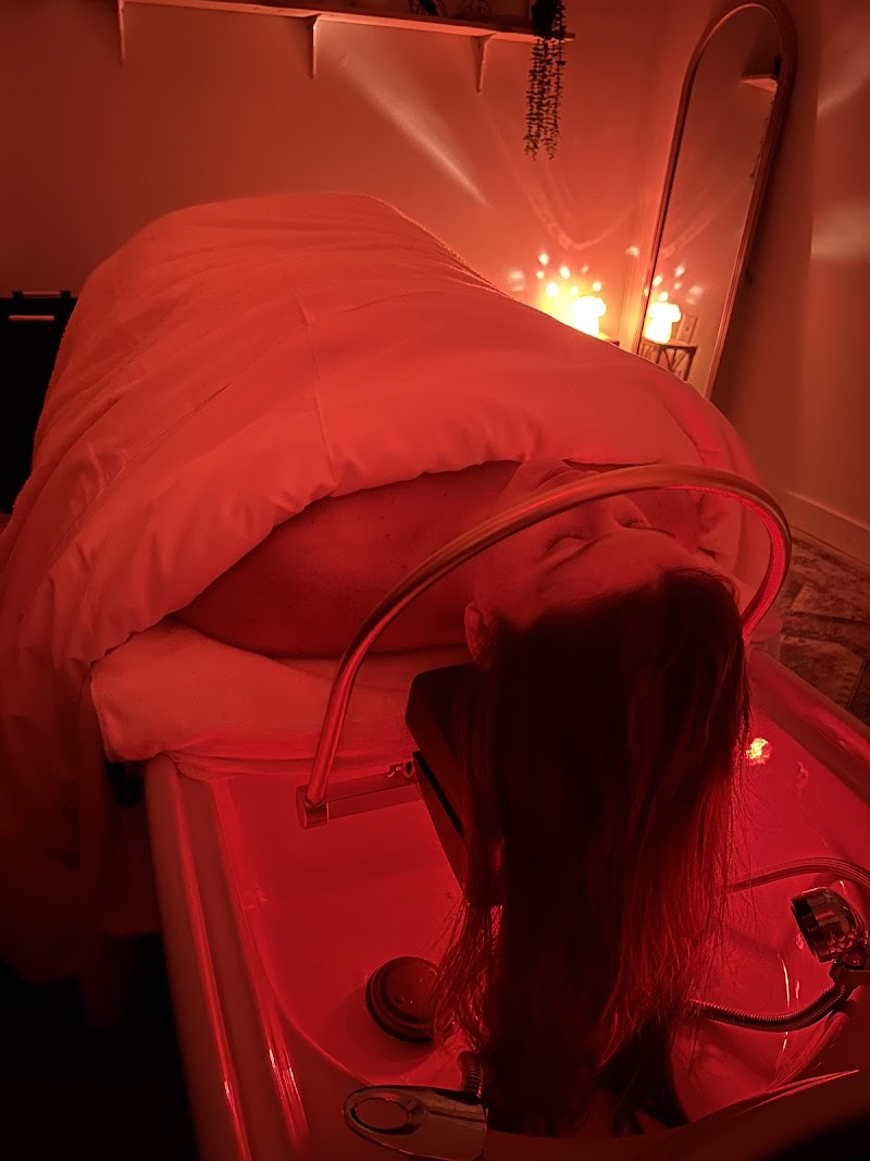 Lindsay Miller Head Spa Normal - Day Spa in Normal