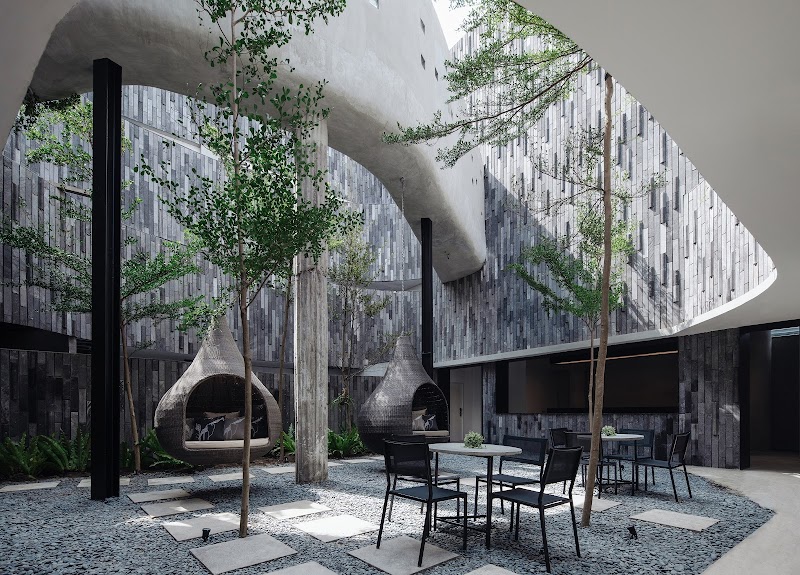 Lloyd's Inn Bali Seminyak - Hotel Spa in Seminyak