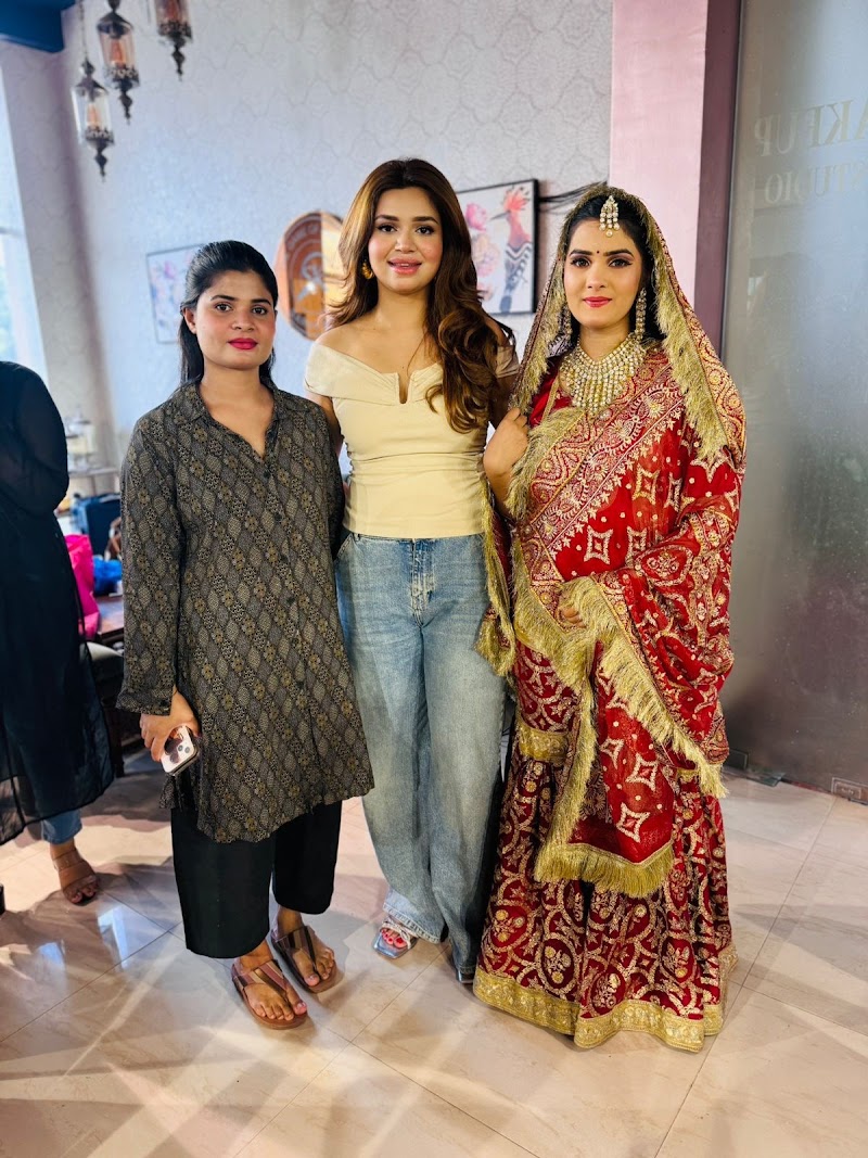 Loreal Bond and Bliss Lucknow - Day Spa in Lucknow