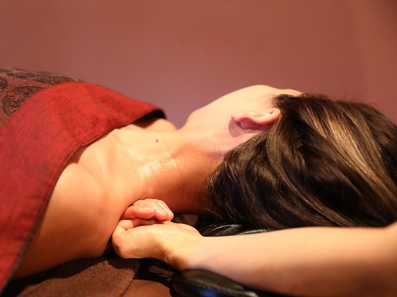Lotus Kobe Sannomiya Motomachi Healing Spa Salon Kobe City Chuo Ward - Day Spa in Kobe City Chuo Ward