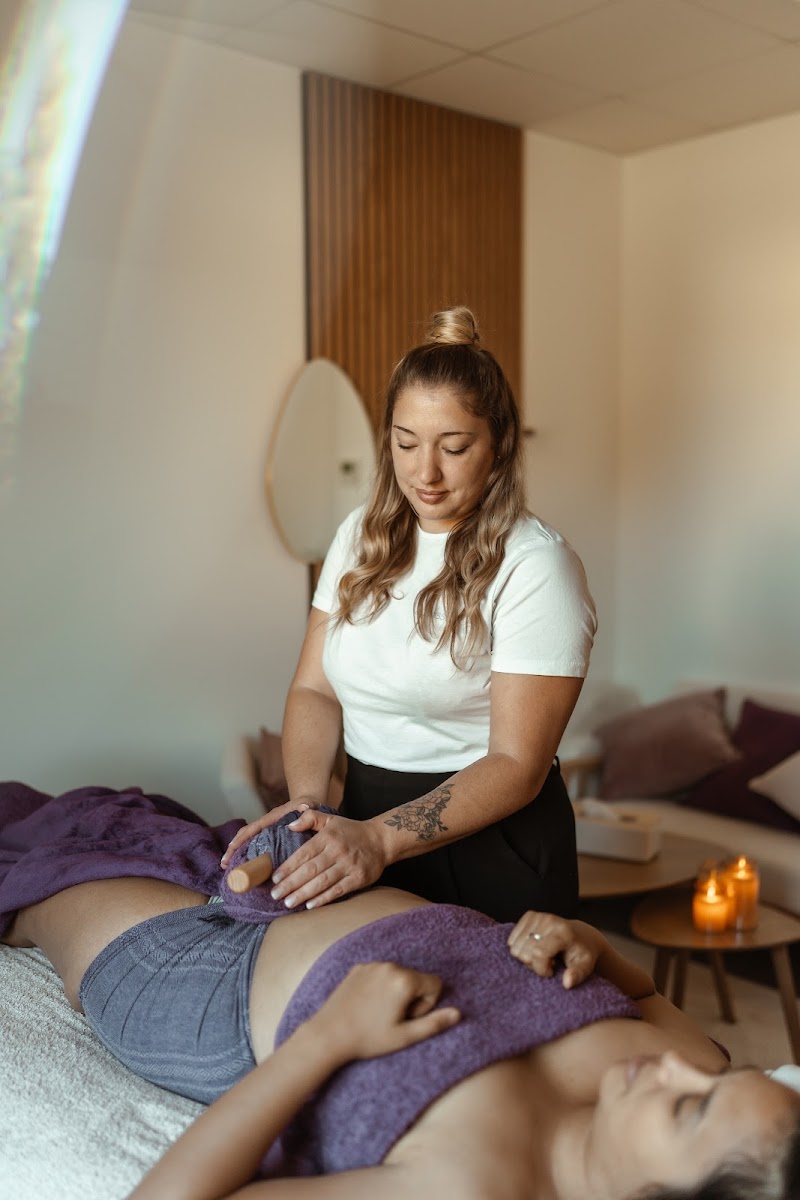 Lunaissance - Soins et massages bien-être pour la famille Saint-Selve - Day Spa in Saint-Selve