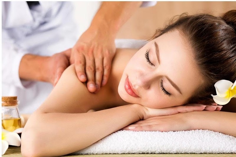 Lunar massage Tangerang - Day Spa in Tangerang