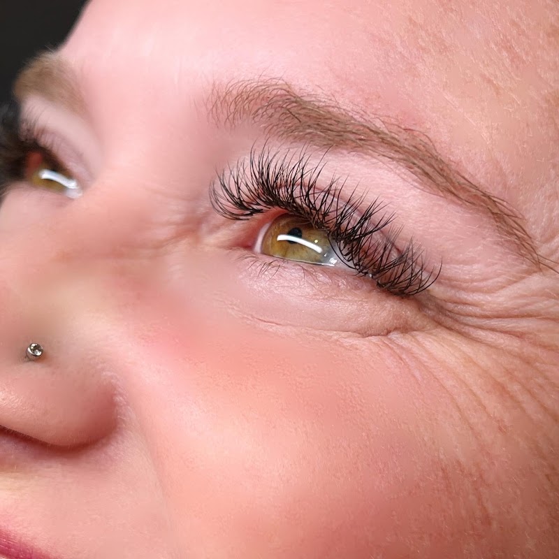 Luxe Beauty Lounge Black River Falls - Day Spa in Black River Falls