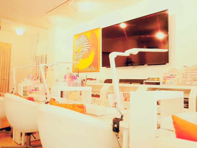 Luxury Nails Omiya Saitama City Omiya Ward - Day Spa in Saitama City Omiya Ward
