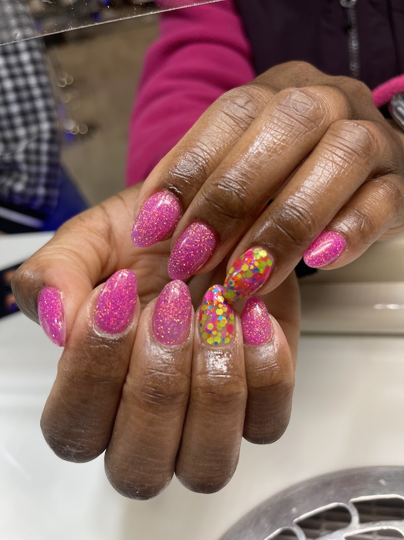 Luxury Nails & Spa Kaiserslautern - Day Spa in Kaiserslautern