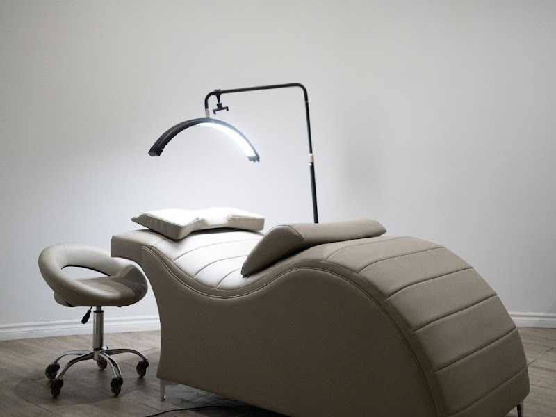 M Lash Bar Montreal - Day Spa in Montreal