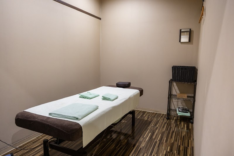 Maeda Acupuncture and Orthopedic Clinic [Shin-Osaka / Higashi-Mikuni] Maeda Medical Sports Osaka City Yodogawa Ward - Medical Spa in Osaka City Yodogawa Ward
