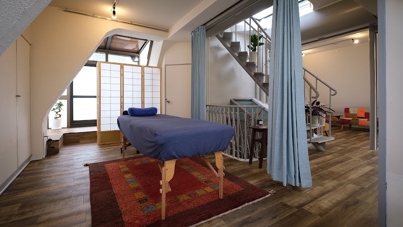 Mahalo Pelvic Osteopathy Nabari Kio-dai Clinic Chiyoda City - Day Spa in Chiyoda City