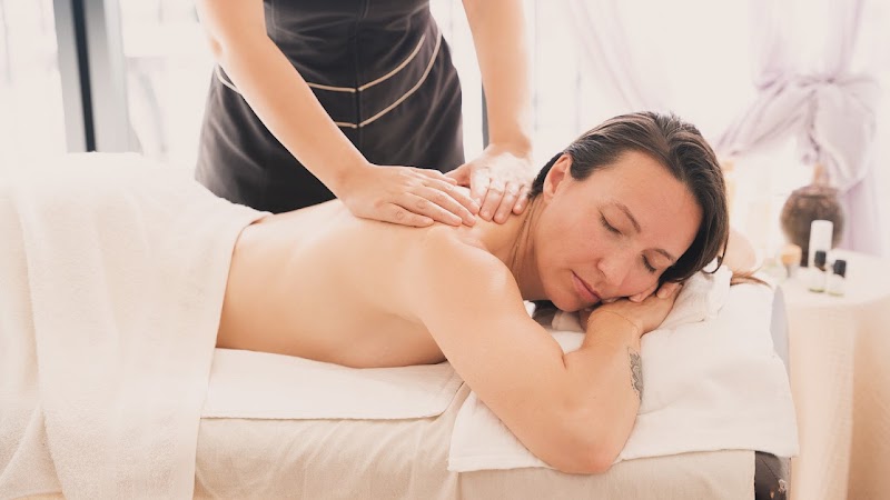 Nakagami District, Chatan Town massage salon Green Terrace chatan - Day Spa in Nakagami District, Chatan Town