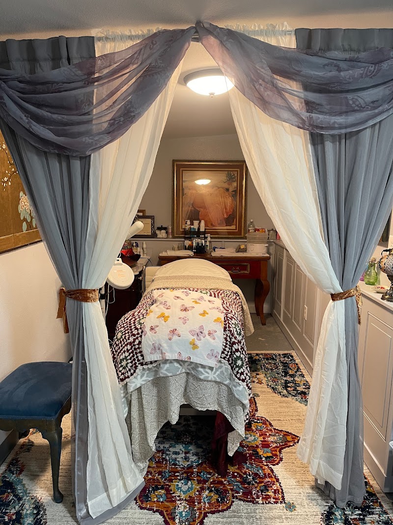 Maximillians Day Spa Kahului - Day Spa in Kahului