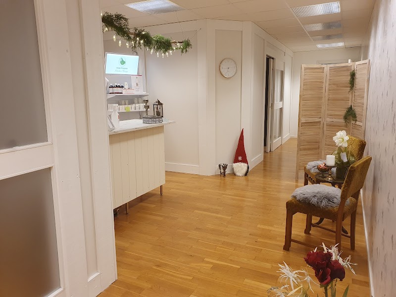 Medicinsk massageterapeut/Certifierad massör Anette Röstén Gröstorp - Day Spa in Gröstorp