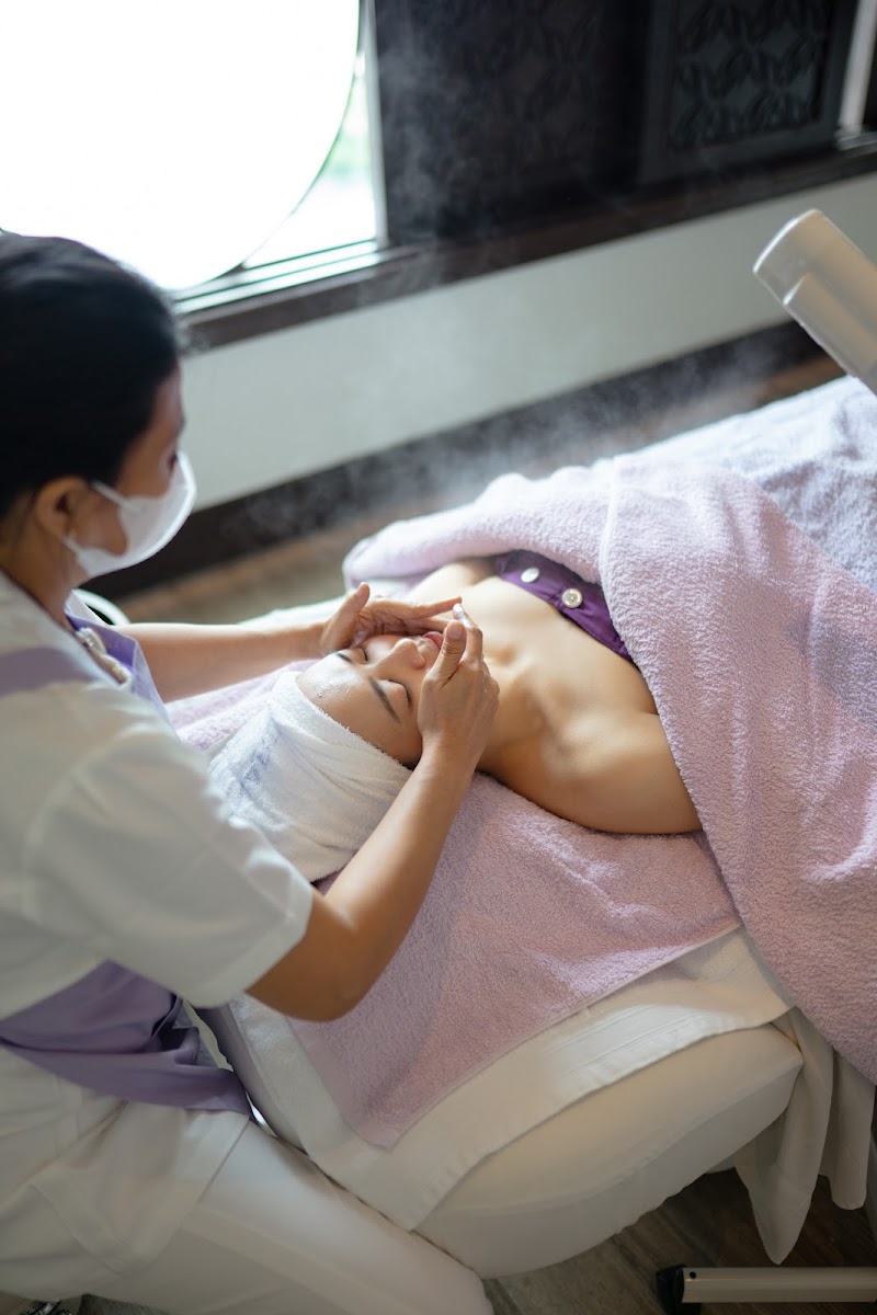 Menard at Four Seasons Hotel Jakarta - Hotel Spa in Jakarta