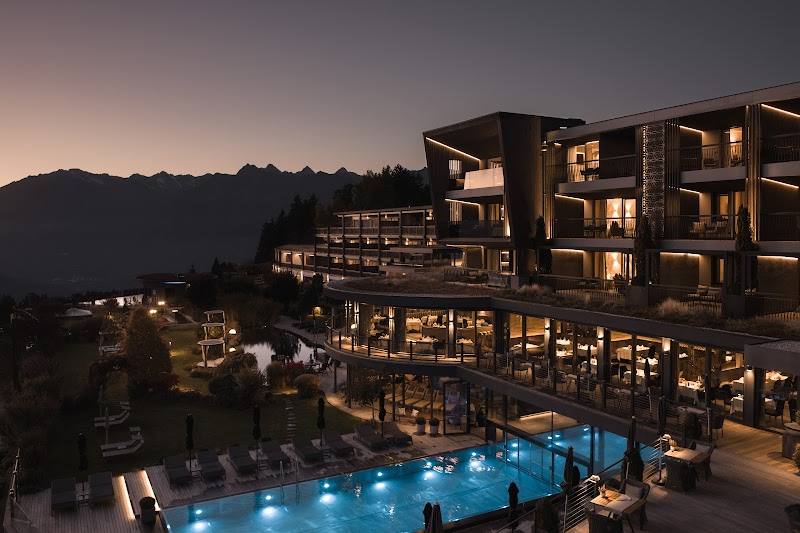 Mirabell Dolomites Hotel . Luxury . Ayurveda & SPA - Hotel Spa in Dolomites