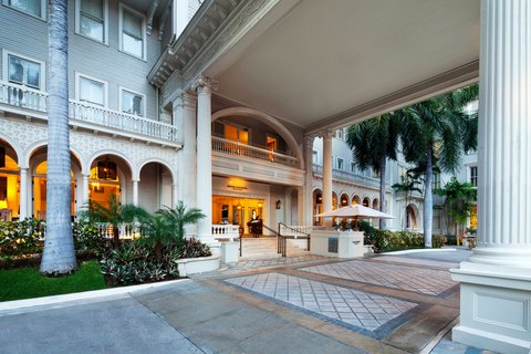 Moana Surfrider, A Westin Resort & Spa, Waikiki Beach Oahu - Resort Spa in Oahu